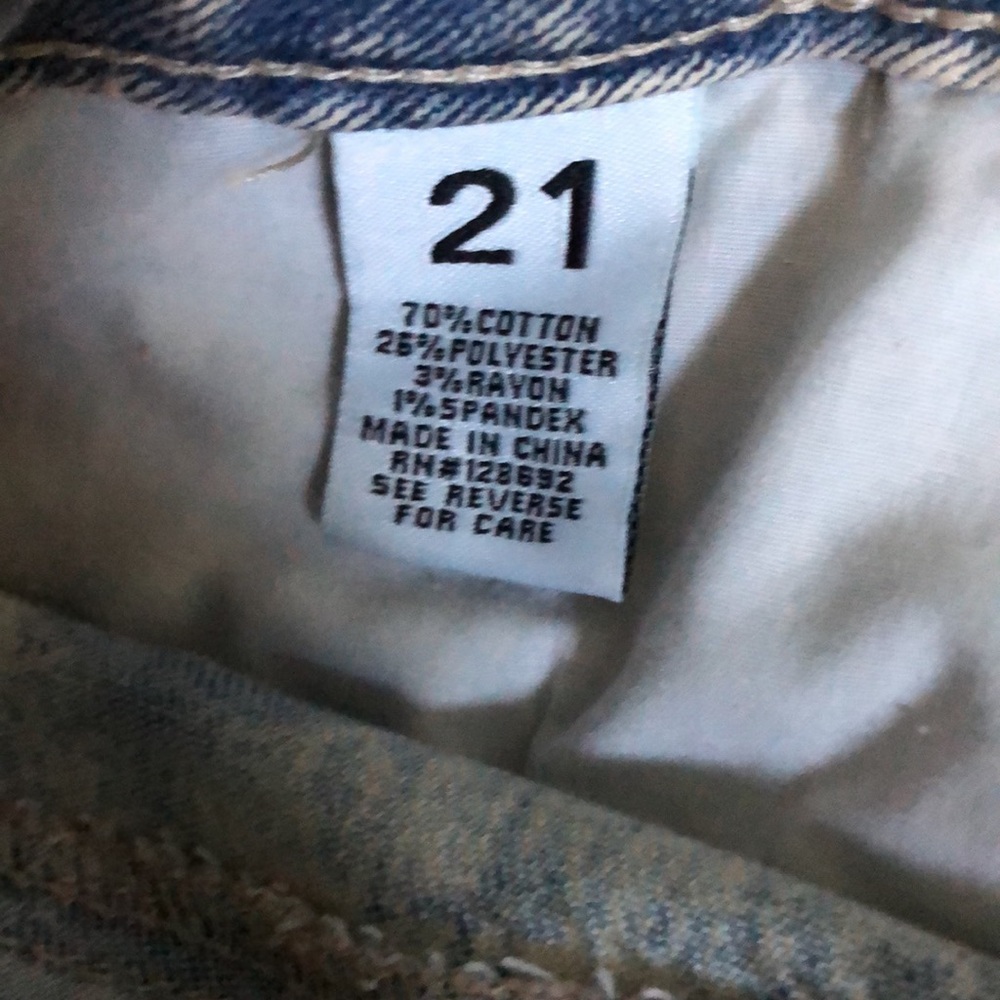 Women High Rise Denim Shorts - Picture 4 of 4